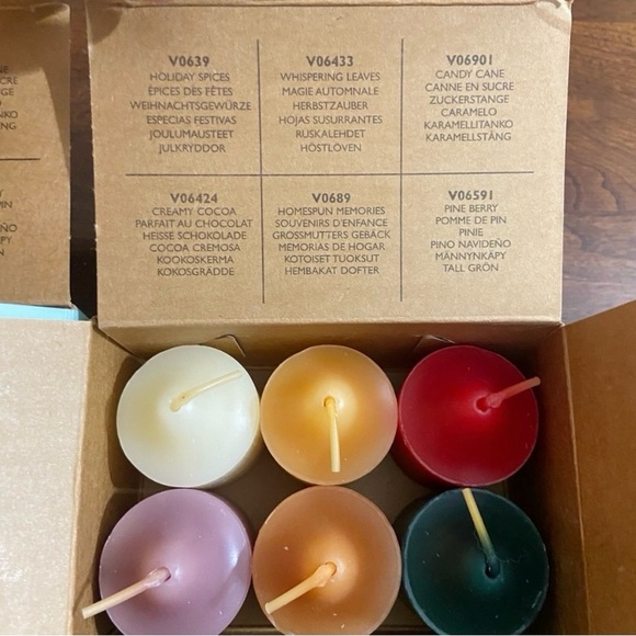 PartyLite 17 Votives of the 2004 Holiday Sampler Candles - Picture 3 of 5